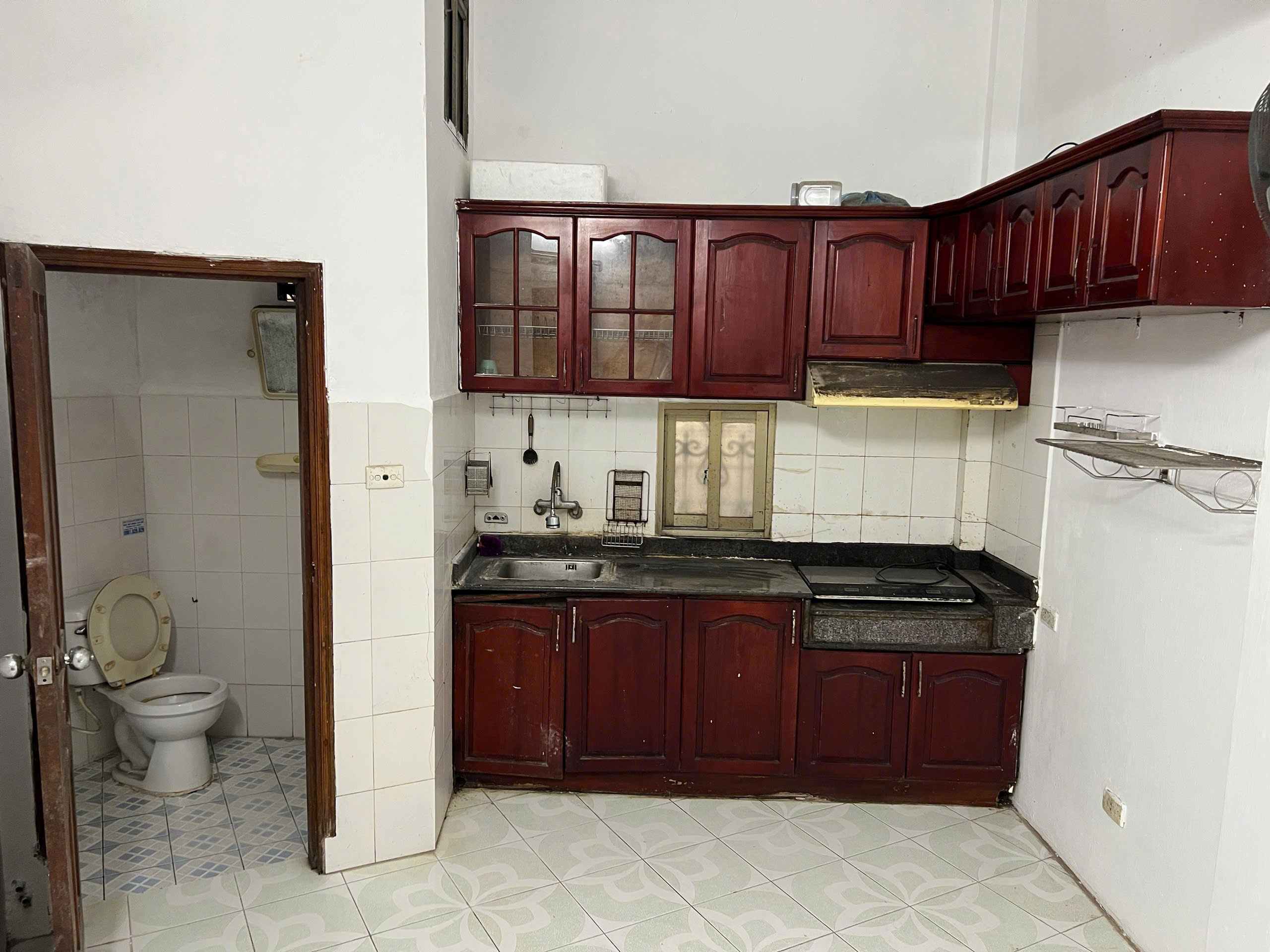 Cho thuê nhà nguyên căn ngõ 128C Đại La, 40m2x3 tầng, 03 ngủ ở gia đình, nhóm chỉ 9tr5 - Ảnh chính